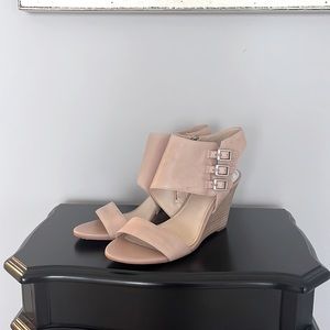 Vince Camuto nude wedge heel